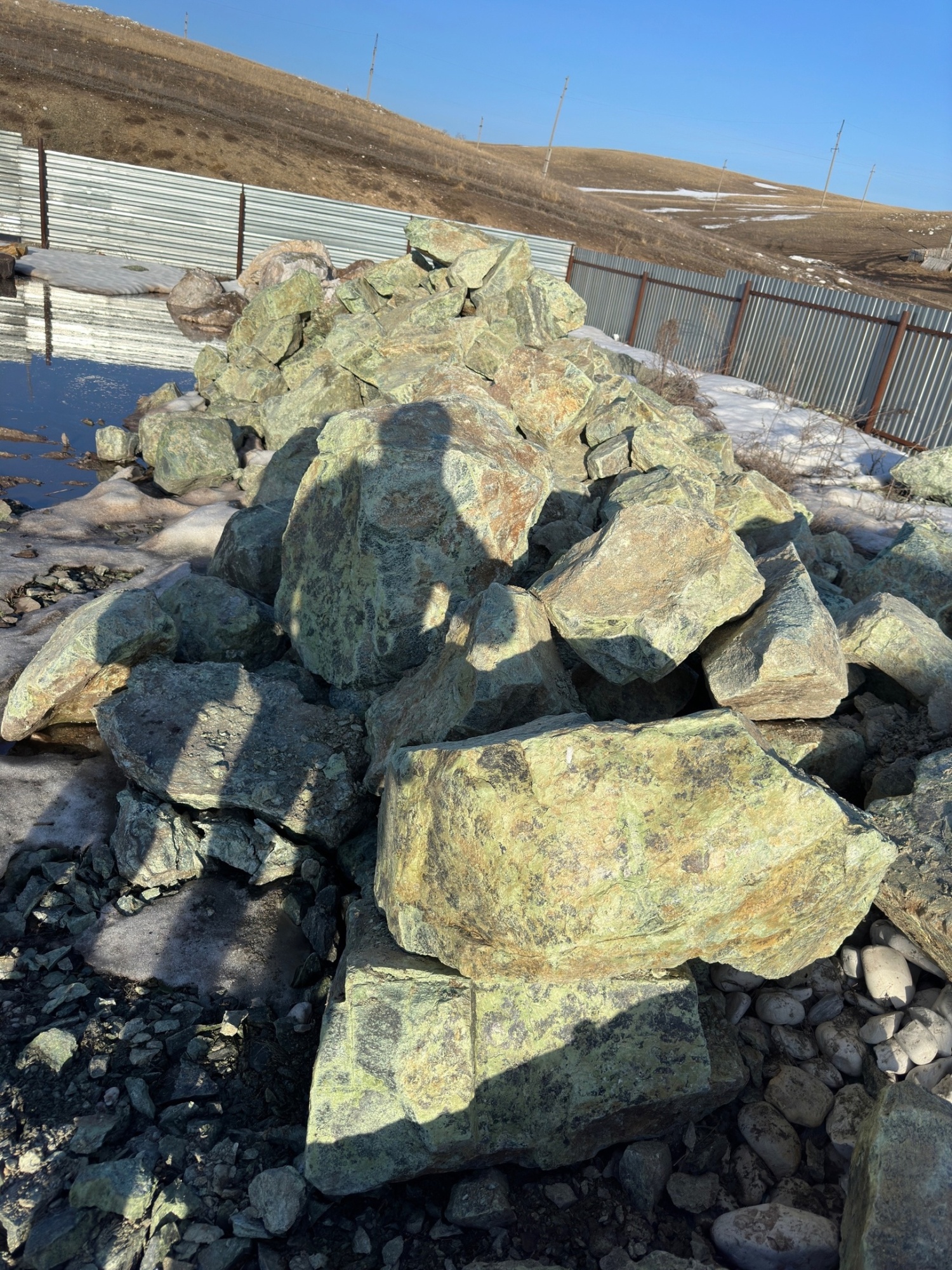 Камни для ландшафтного дизайна зелёные 10-60 килограмм купить в Рязани