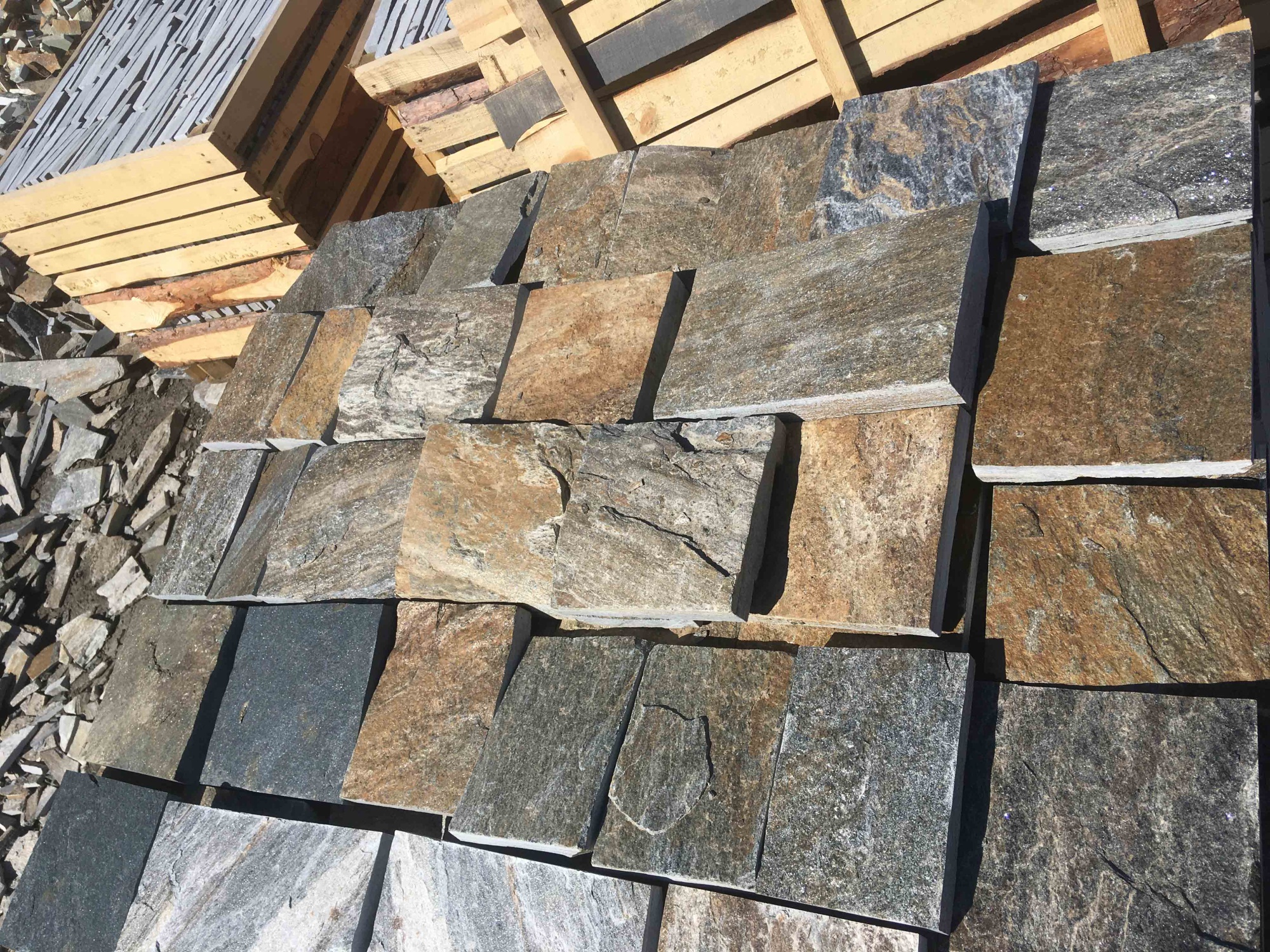 Плитка пилёная златолит Уральский для фасада купить в Рязани