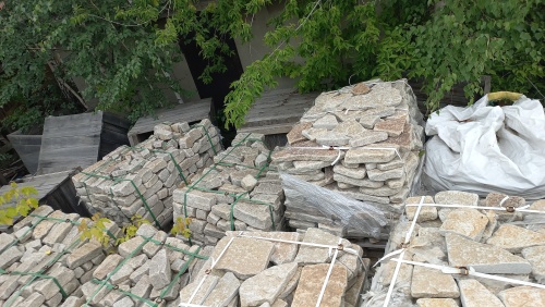 Плитняк гранитный галтованный купить в Рязани