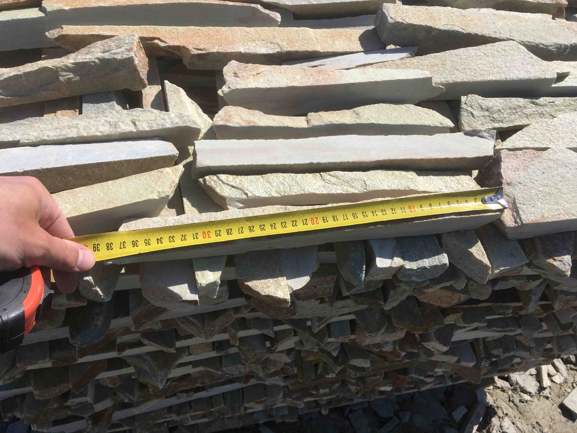 Горбушка златолит золотистый для облицовки купить в Рязани