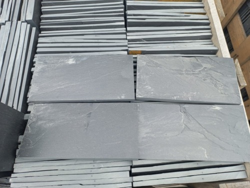 чёрная каменная плитка