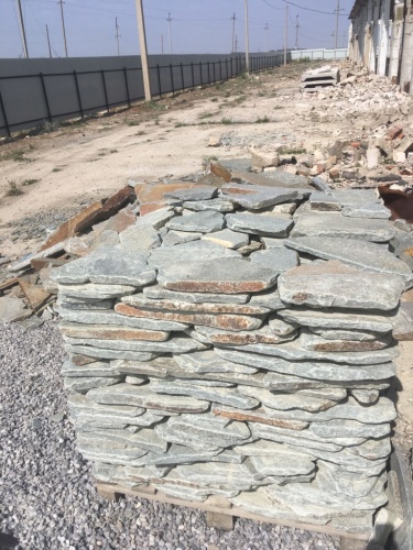 Златолит серебристый галтованный для лестниц купить в Рязани