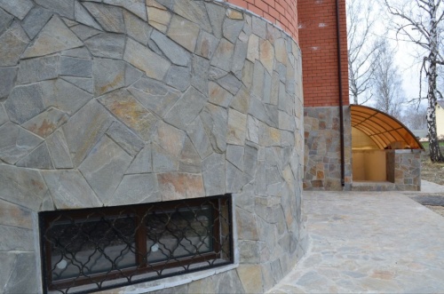 Плитняк златолит Уральский для цоколя, отмостки купить в Рязани